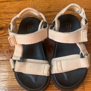 BABY GAP STRAP SANDALS SIZE 7T-8T toddler UNISEX